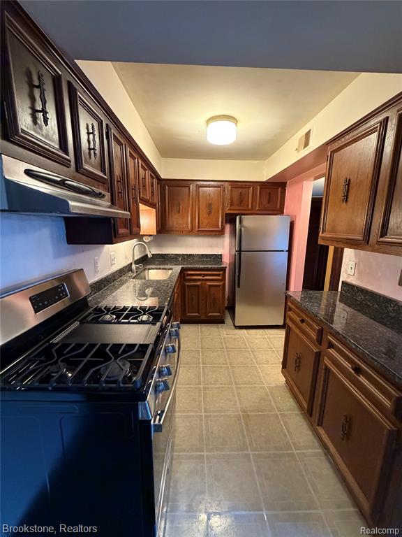 54743 Shelby Road, 62, Utica, MI 48316 — Photo 2