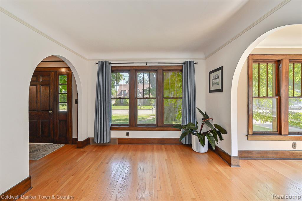 725 E GRAND RIVER Avenue, Fowlerville, MI 48836 — Photo 17
