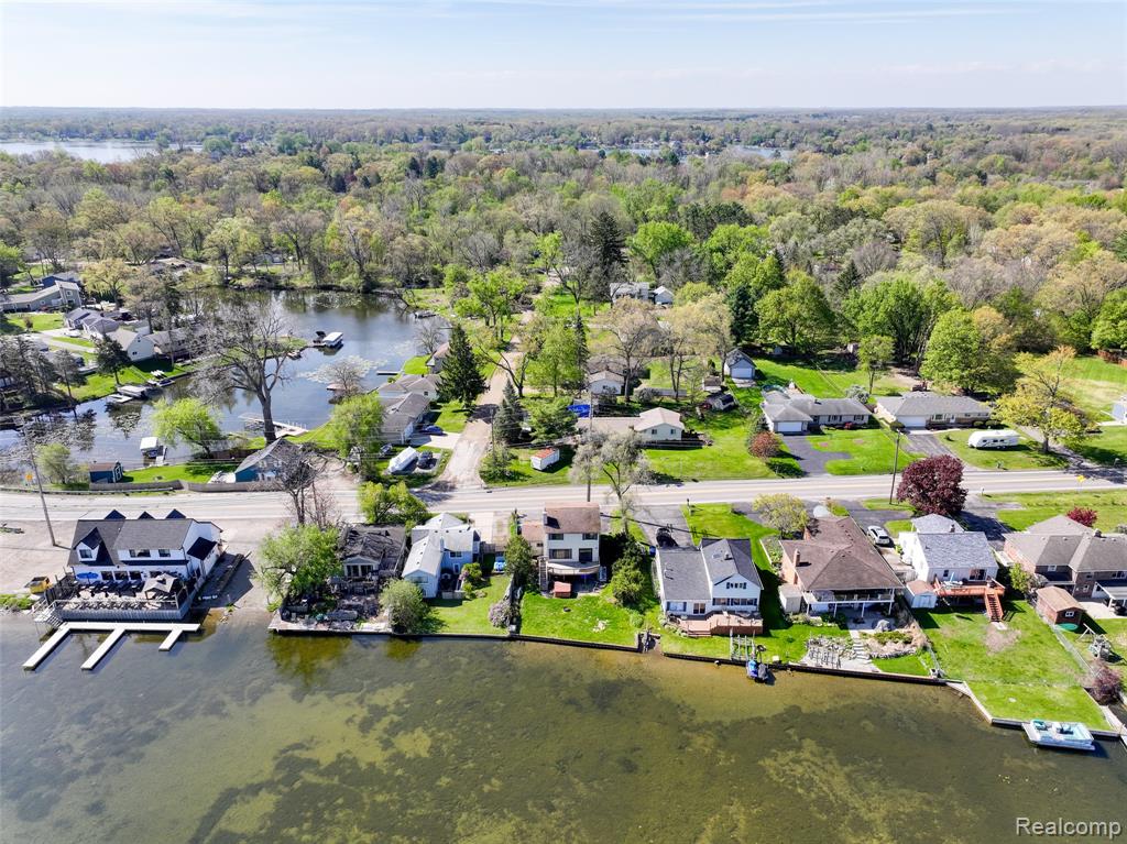 10094 Elizabeth Lake Road, White Lake, MI — Photo 38