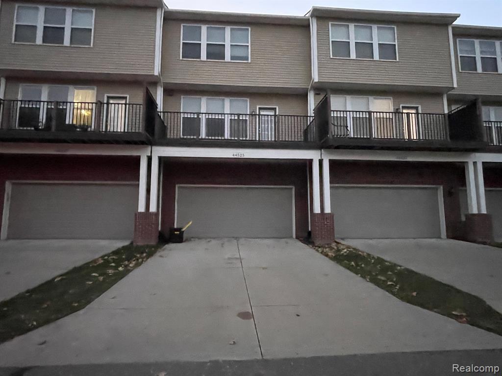 44525 Gwinnett Loop, Novi, MI — Photo 23