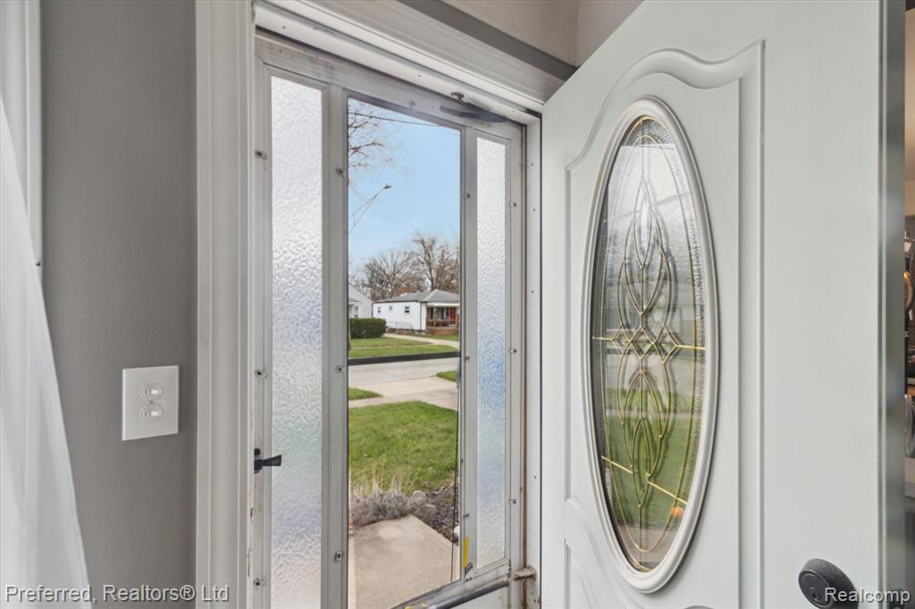 4154 CAMPBELL Street, Dearborn Heights, MI 48125 — Photo 6