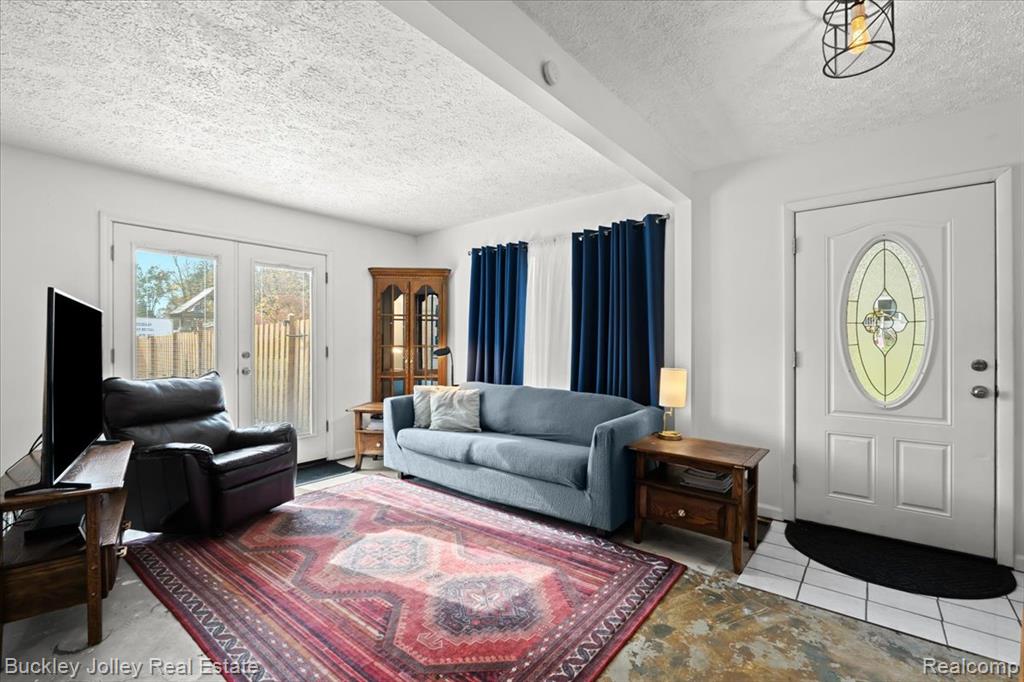 612 Putnam Street, Pinckney, MI 48169 — Photo 9