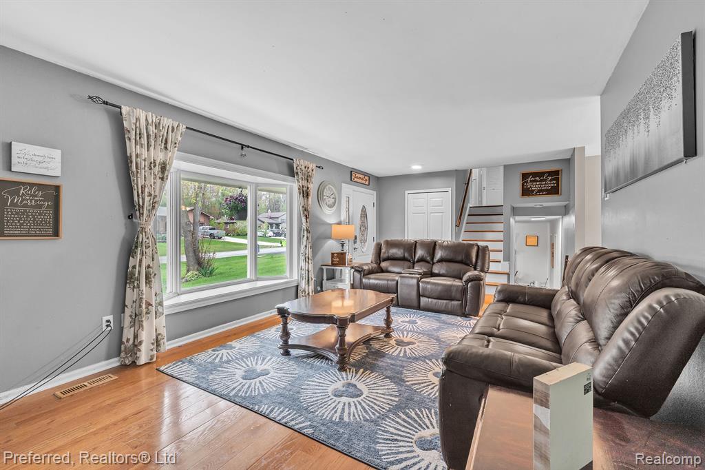 8722 WOODSHIRE Drive, White Lake, MI — Photo 10