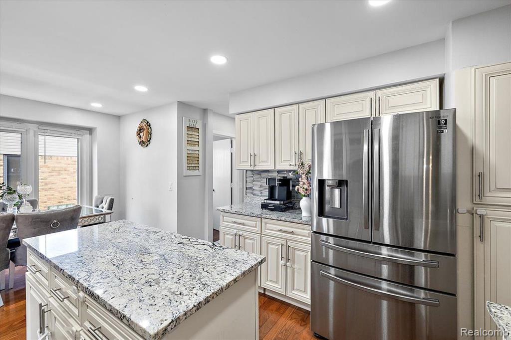 40217 LANGTON Drive, Sterling Heights, MI 48310 — Photo 11