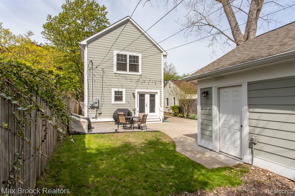 924 N Maple Avenue, Royal Oak, MI 48067 — Photo 59