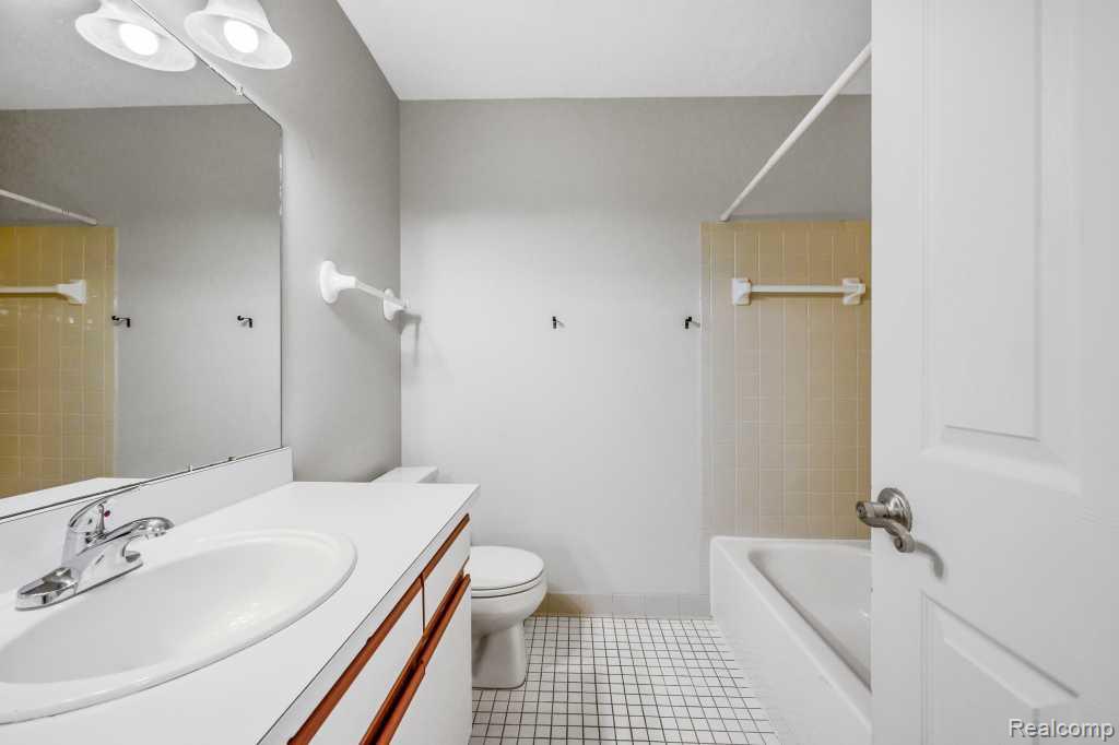 42538 Lilley Pointe Drive, 57, Canton, MI 48187 — Photo 13