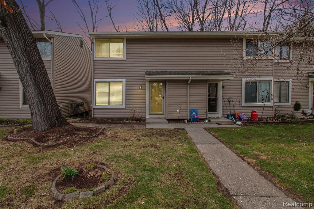 616 Rickett Road, Brighton, MI 48116