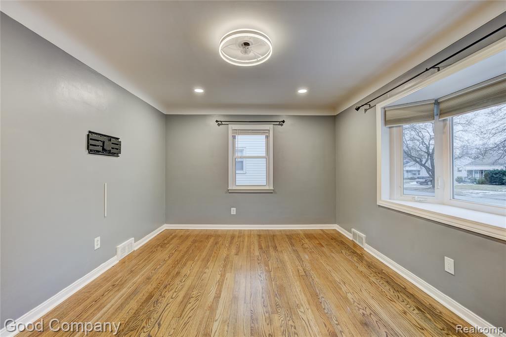 706 N Vermont Avenue, Royal Oak, MI 48067 — Photo 3