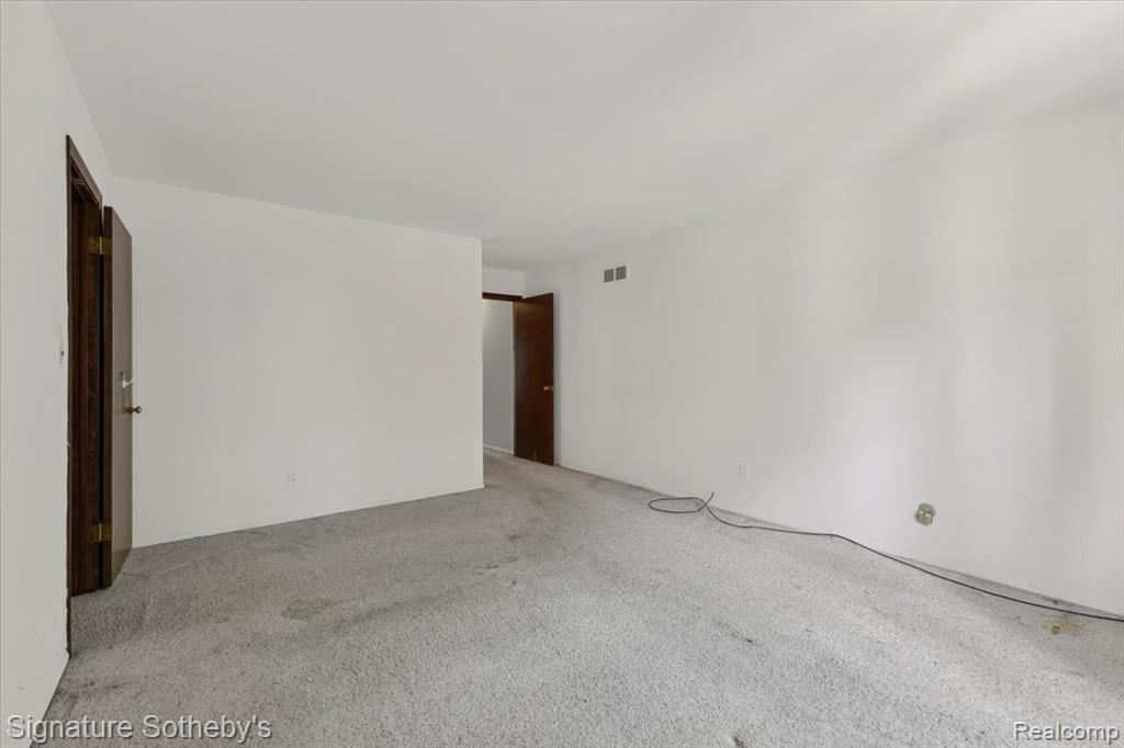 27671 W Echo Valley, Farmington Hills, MI 48334 — Photo 7