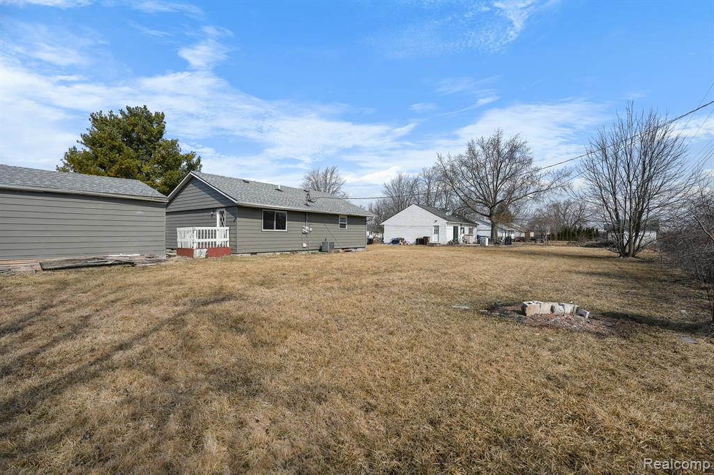 8750 WELDWOOD Drive, Monroe, MI 48162 — Photo 29