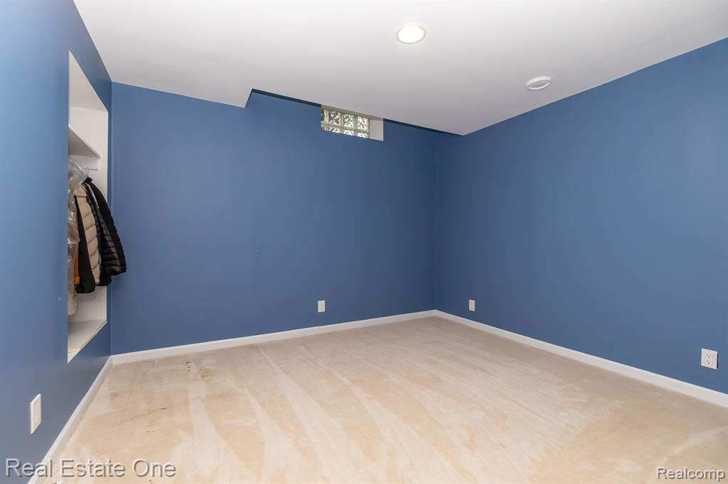 18090 Peninsula Way, Northville, MI 48168 — Photo 86