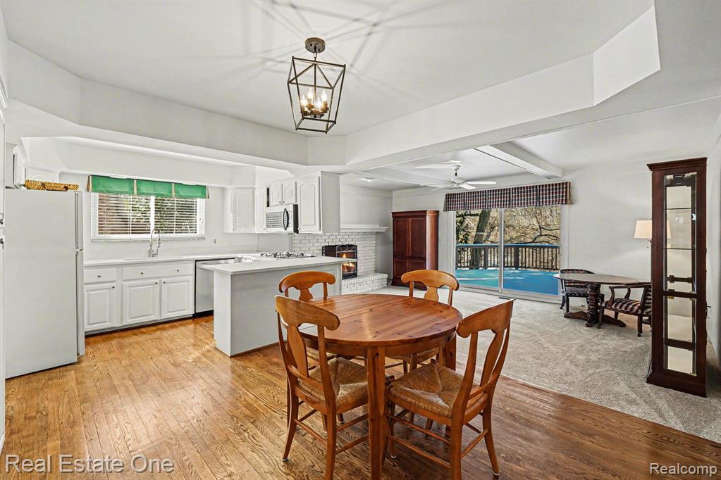 6605 Emerald Lake Drive, Troy, MI 48085 — Photo 3
