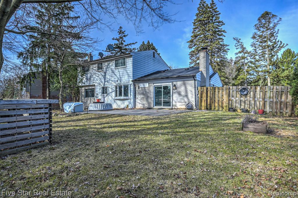 8838 Dublin Way, Sterling Heights, MI 48314 — Photo 48