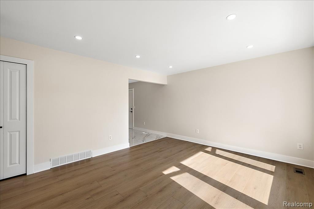 47349 Nita Drive, Utica, MI 48317 — Photo 11