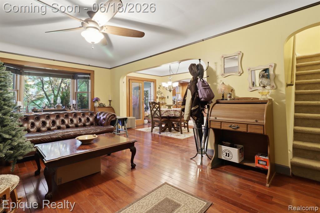 21085 Metroview Road, Farmington, MI 48335 — Photo 11