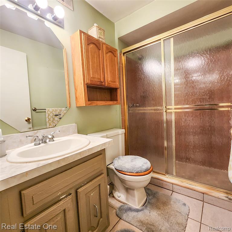 6942 Leslee Crest Drive, West Bloomfield, MI — Photo 22