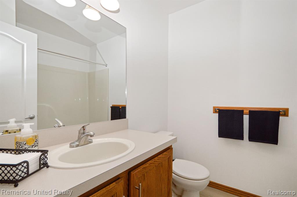 2781 HONEY SUCKLE Court, Wixom, MI 48393 — Photo 22