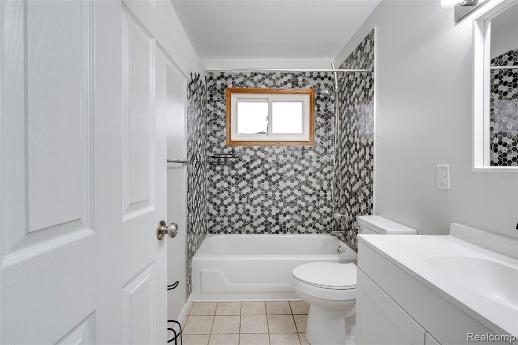 7451 Cavell Street, Westland, MI — Photo 27