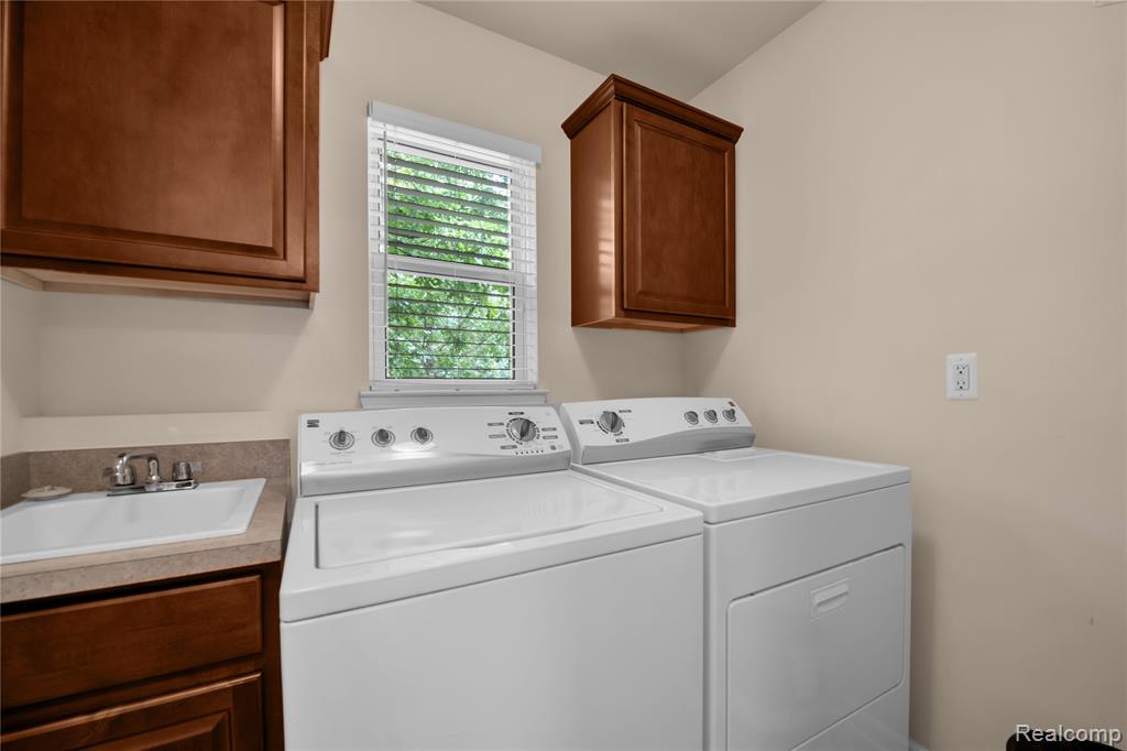 40488 Lenox Park Drive, Novi, MI 48377 — Photo 8