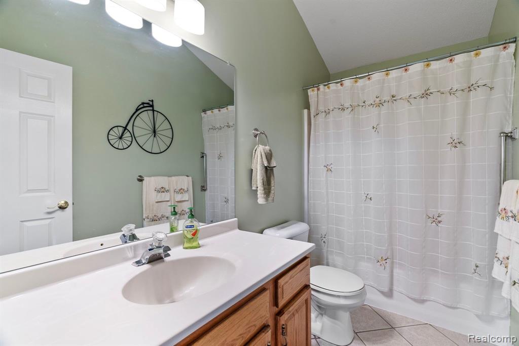 865 CRYSTAL Lane, Marysville, MI 48040 — Photo 37