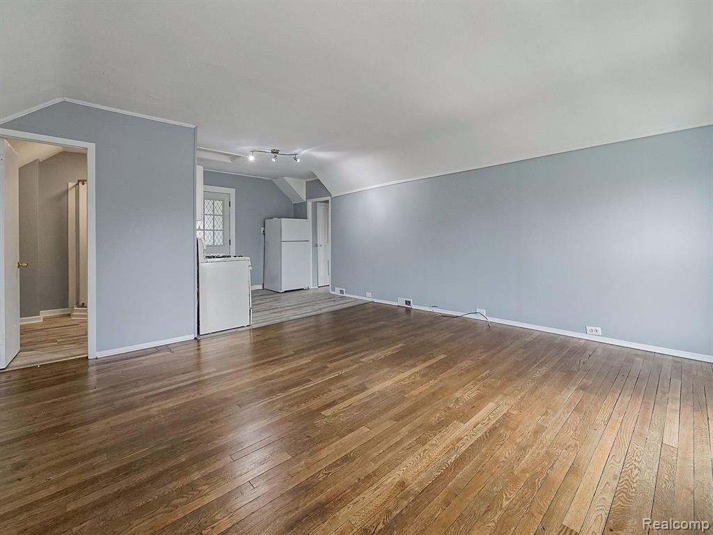 654 HICKORY unit 3 Street, Milford, MI 48381 — Photo 6