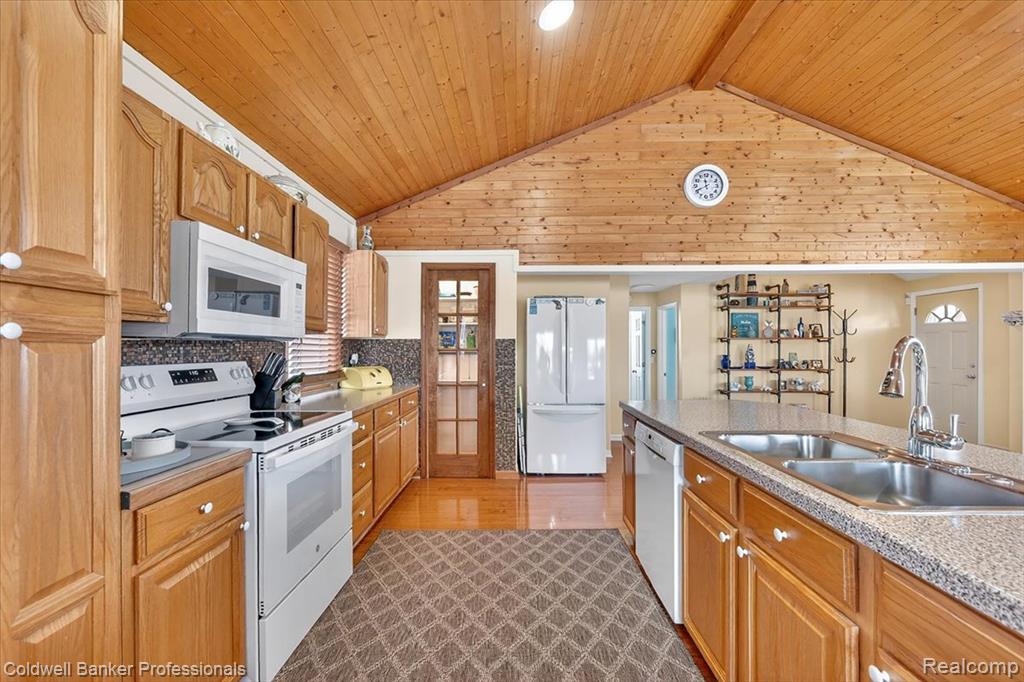 11050 Charles Drive, Byron, MI 48418 — Photo 16