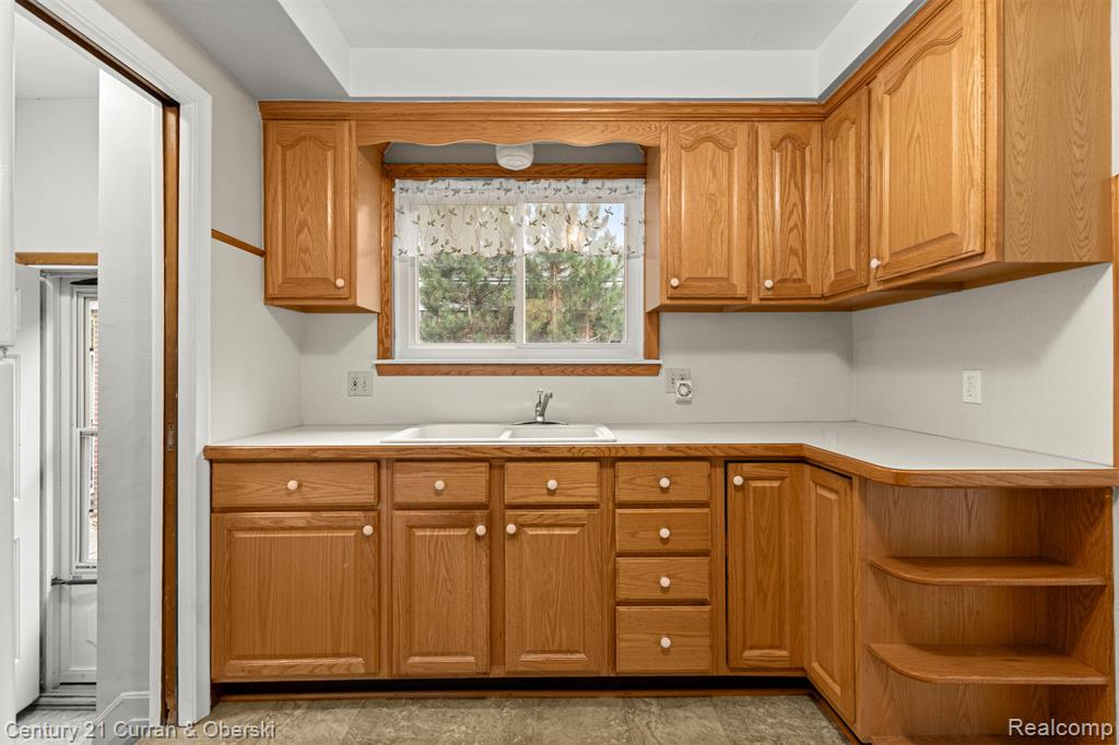 4170 Pardee Avenue, Dearborn Heights, MI 48125 — Photo 13