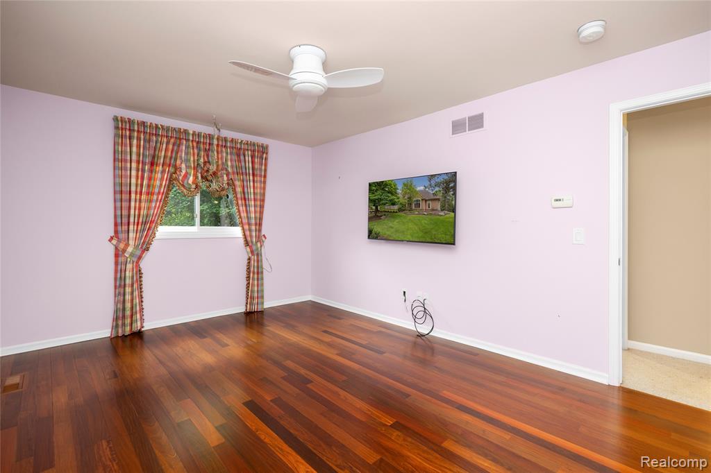 6567 Claremore Court, West Bloomfield, MI — Photo 25