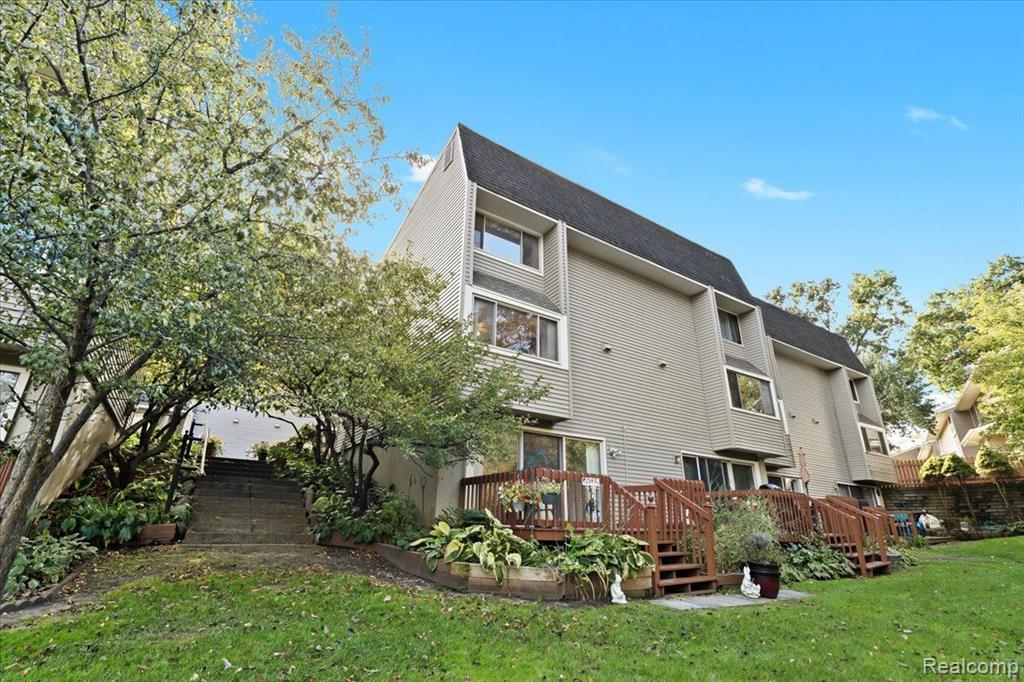 616 RICKETT Road, 111, Brighton, MI 48116 — Photo 19