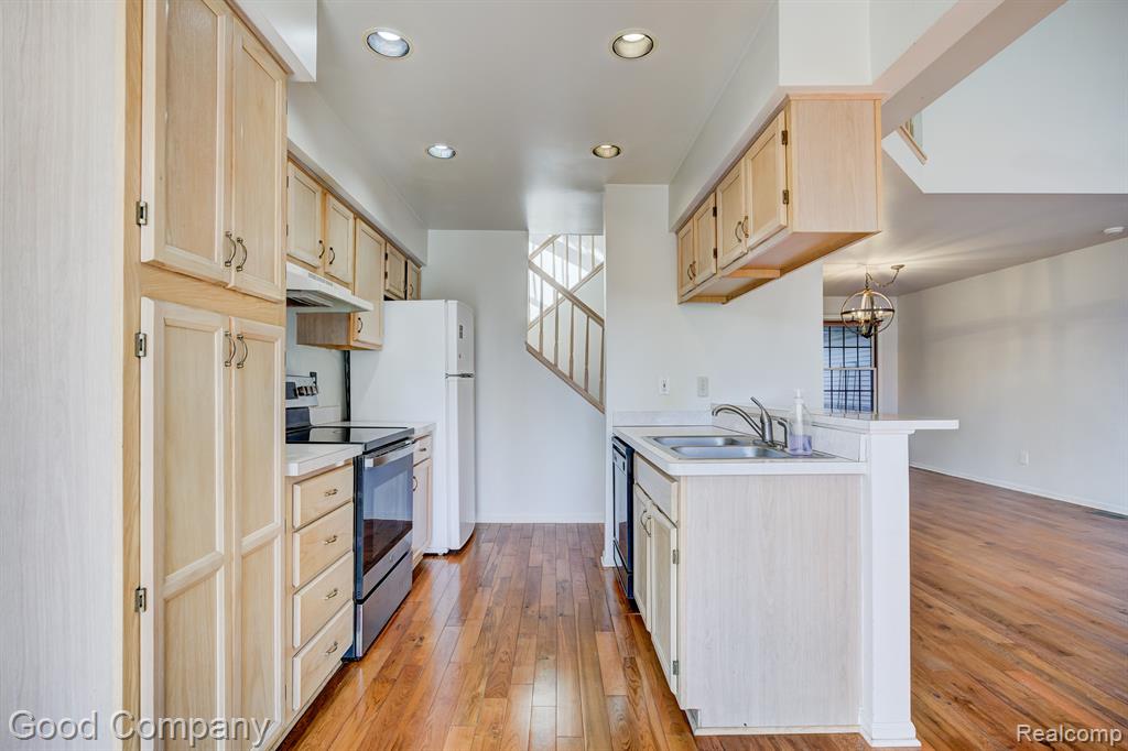 45293 HORSESHOE Circle, Canton, MI 48187 — Photo 11