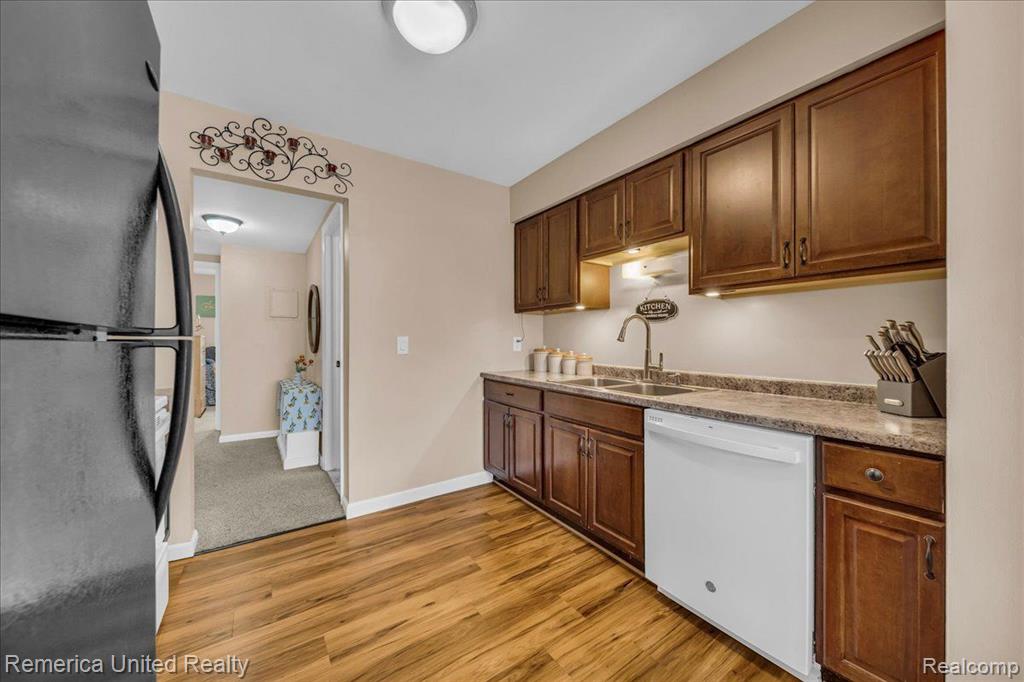 505 W HIGHLAND Road, C13, Howell, MI 48843 — Photo 11