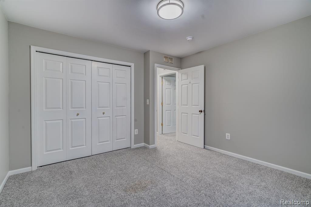 1111 FOUNTAIN VIEW Circle, South Lyon, MI 48178 — Photo 38