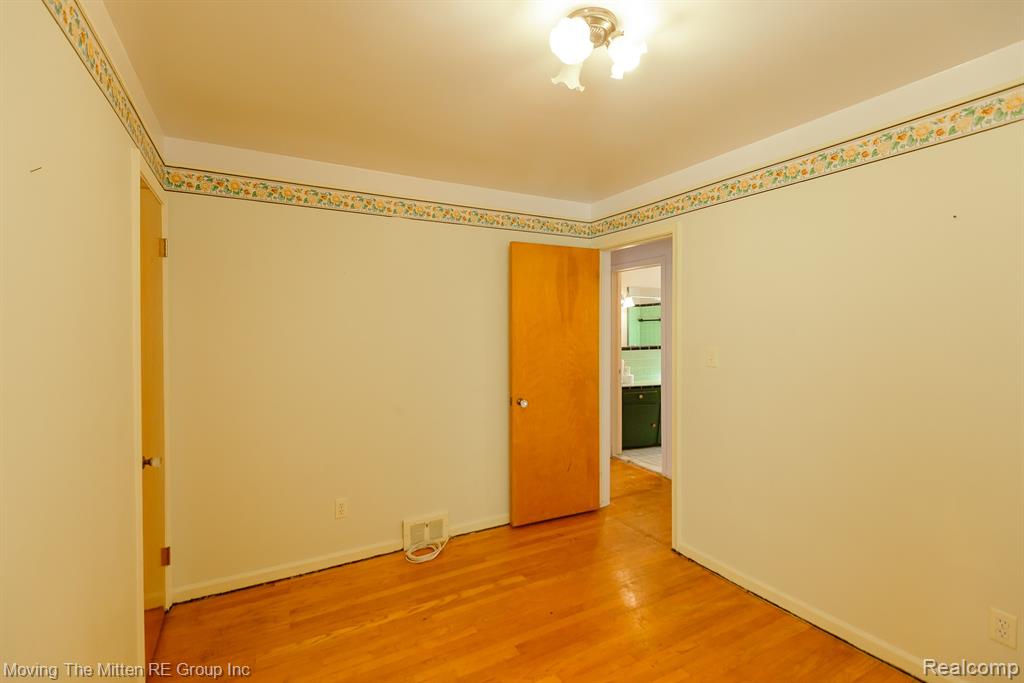 6735 Whitby Street, Garden City, MI — Photo 17