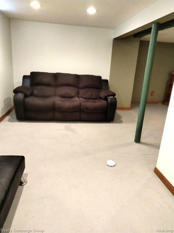 9929 ARDEN Street, Livonia, MI 48150 — Photo 22