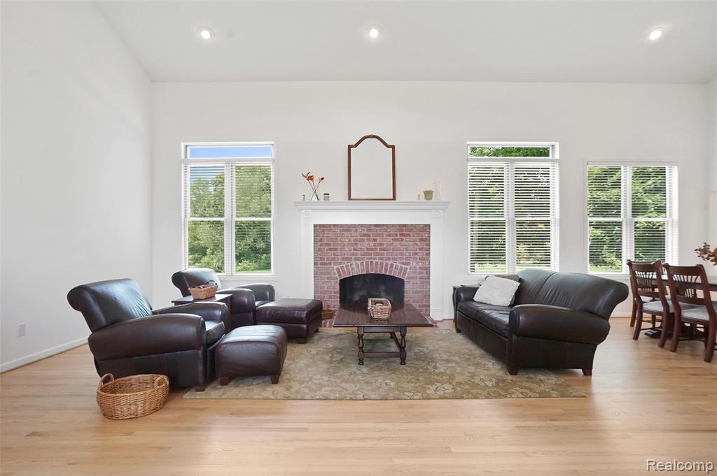 5501 Jeanne Marie Drive, White Lake, MI 48383 — Photo 5