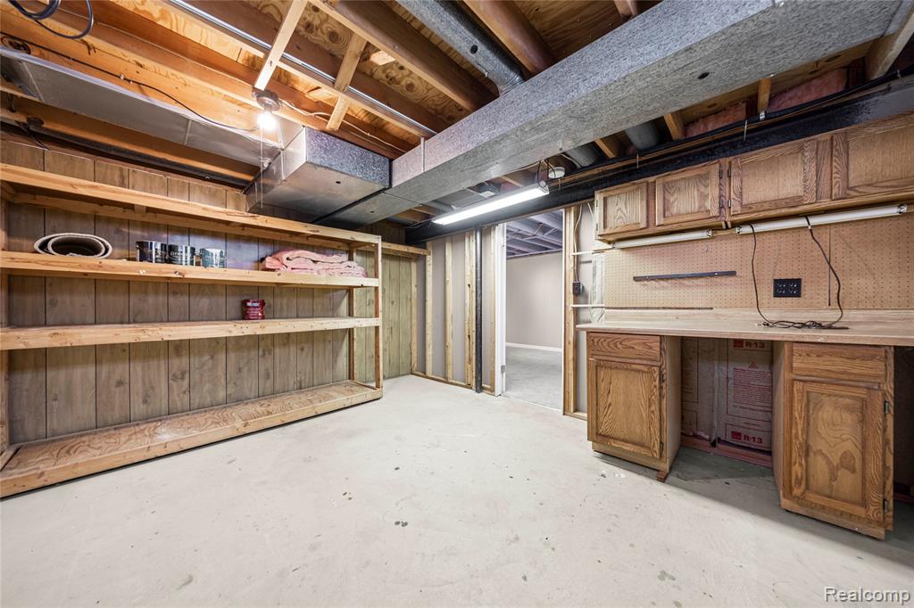 864 Dressler Lane, Rochester Hills, MI 48307 — Photo 35