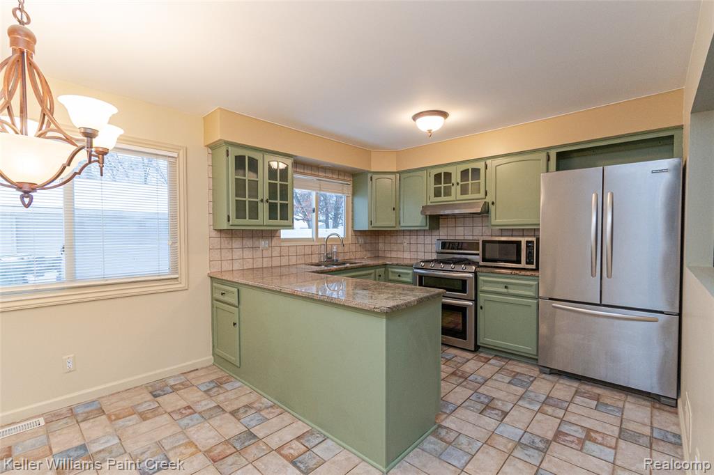 44205 Felstone Drive, Sterling Heights, MI 48313 — Photo 42