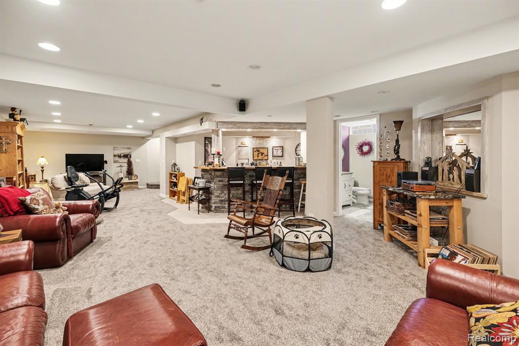 410 Glenn Court, Lake Orion, MI 48362 — Photo 14