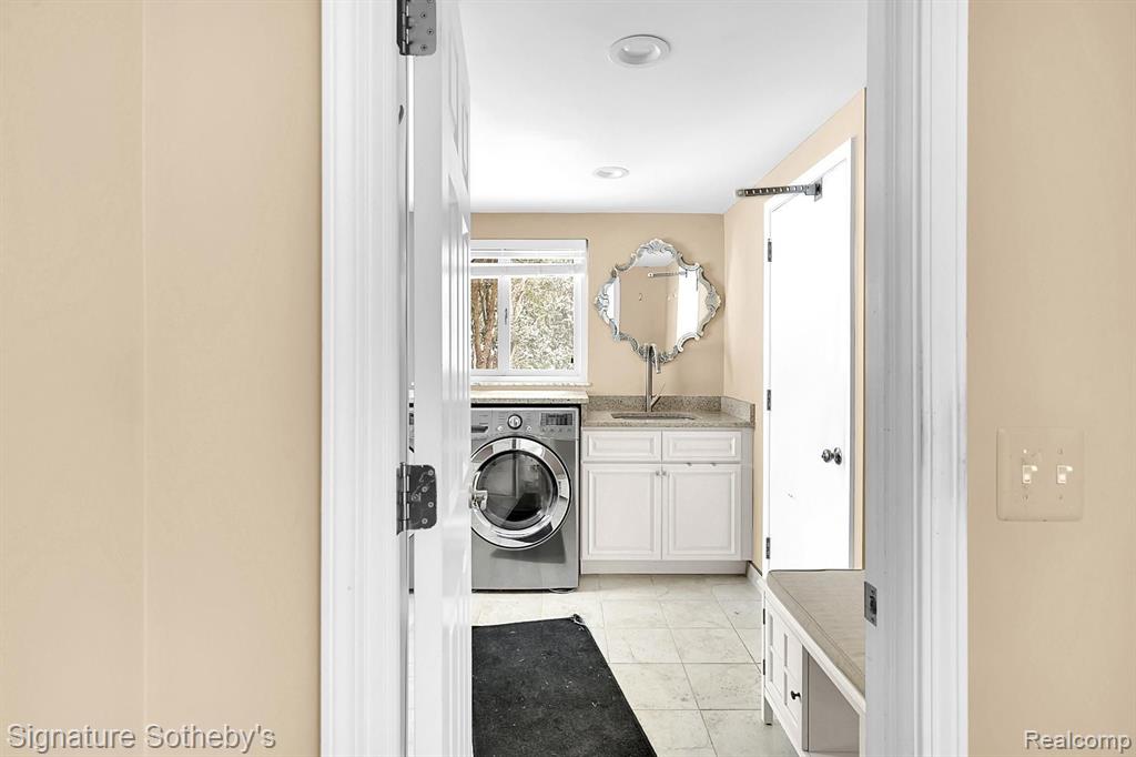 2224 LAKE ANGELUS Shores, Lake Angelus, MI 48326 — Photo 19