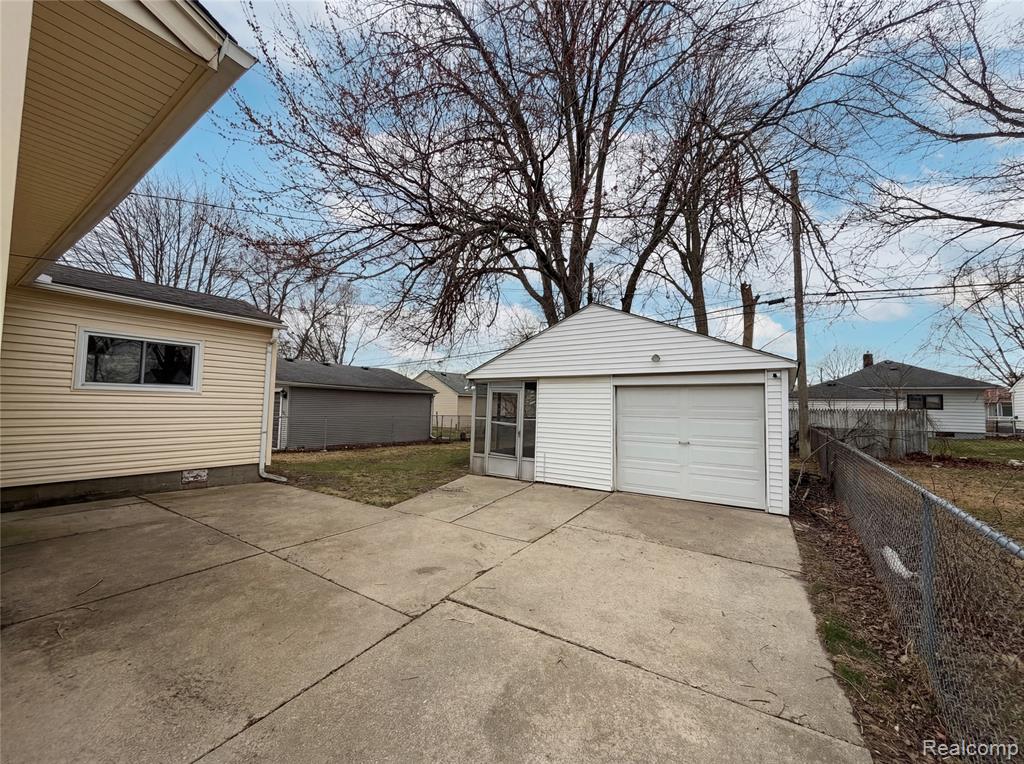 22103 Wilmot Avenue, Eastpointe, MI 48021 — Photo 14