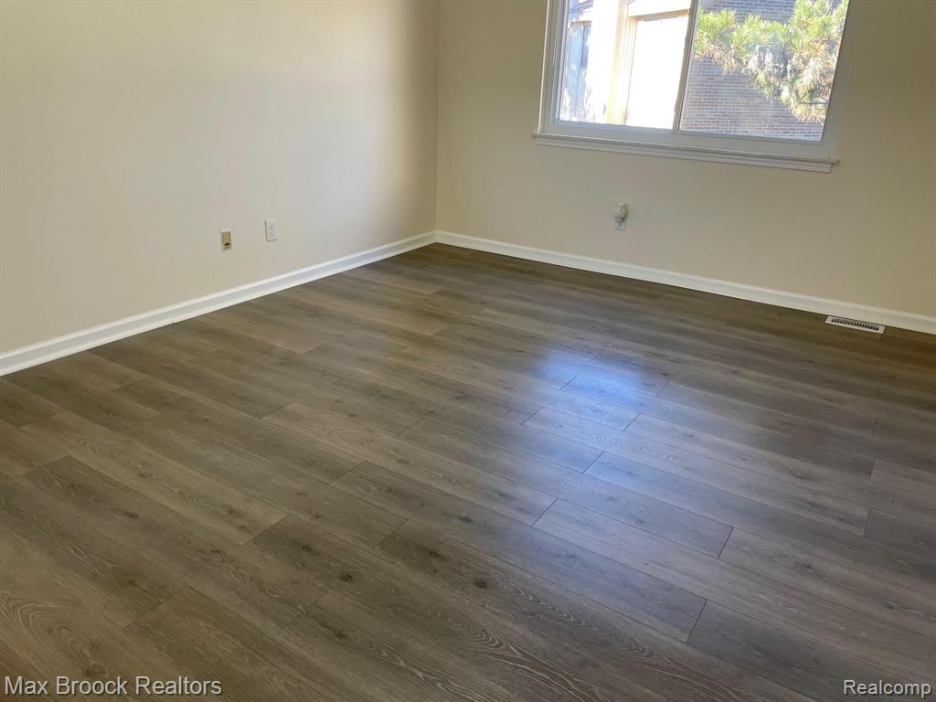 5252 WRIGHT WAY E, West Bloomfield, MI — Photo 15