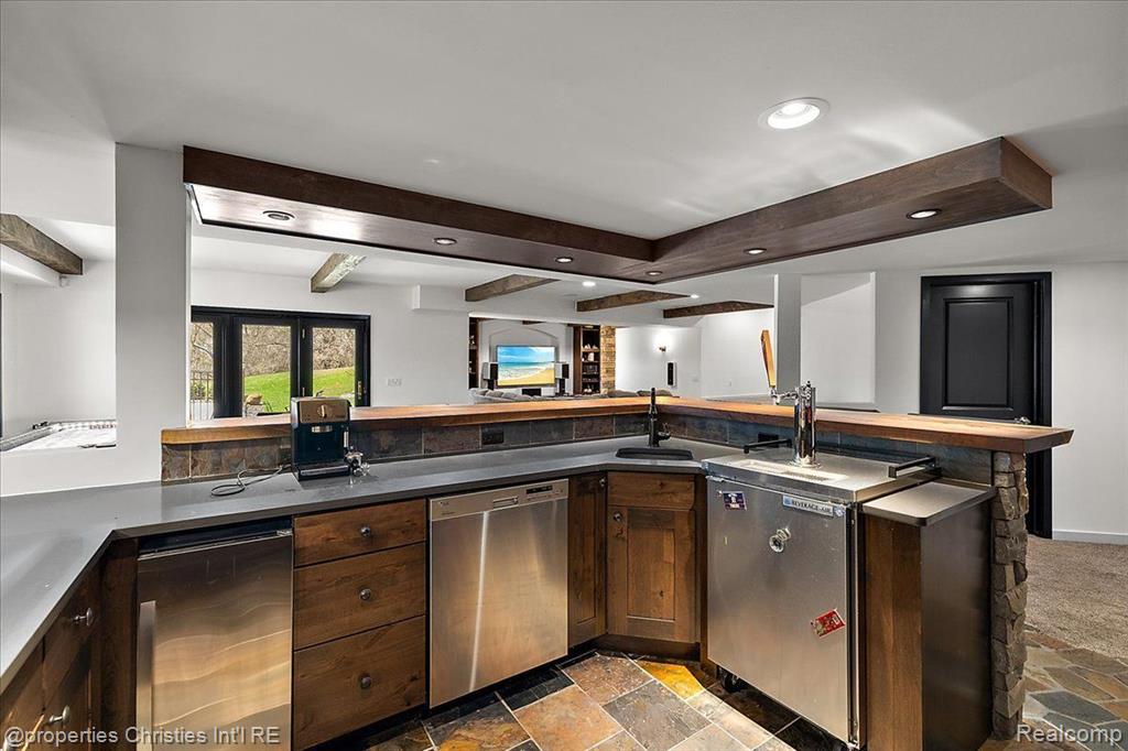 1194 EAGLE NEST CT, Milford, MI 48381 — Photo 42