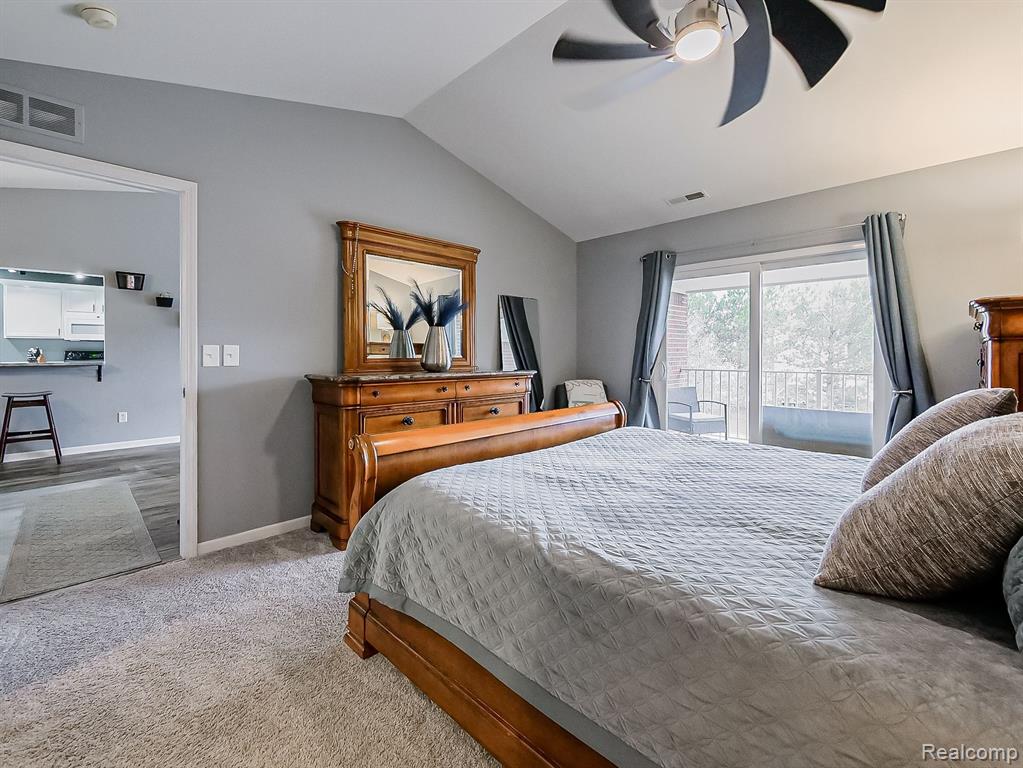 45724 WARWICK Drive, Macomb, MI 48044 — Photo 14
