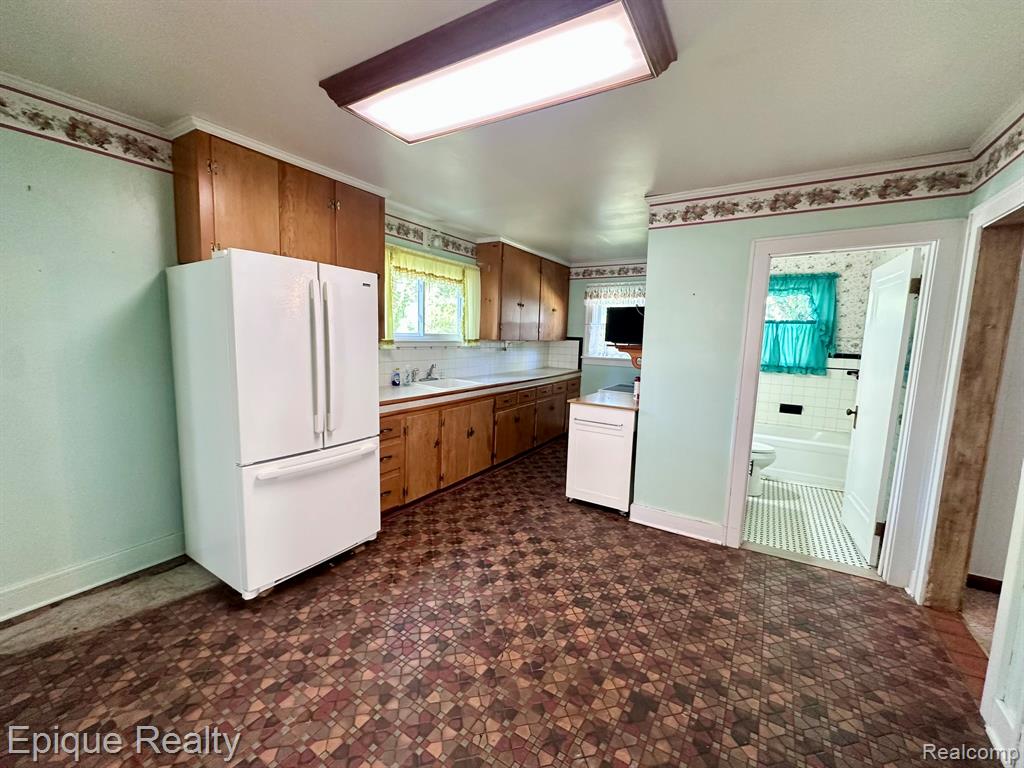305 N Kennefic Street, Yale, MI 48097 — Photo 6