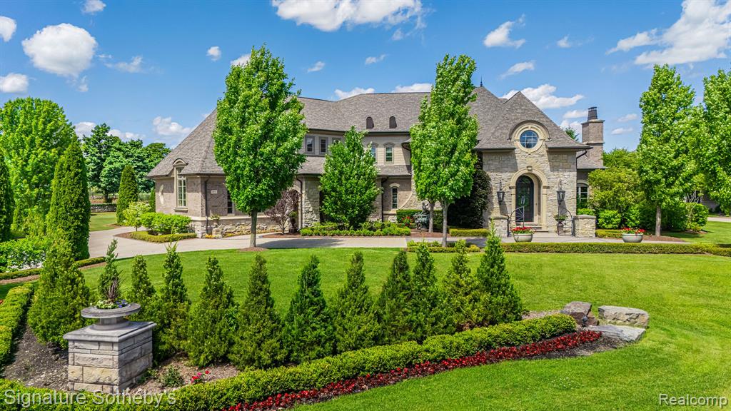 4911 Pinnacle Boulevard, Rochester, MI 48306