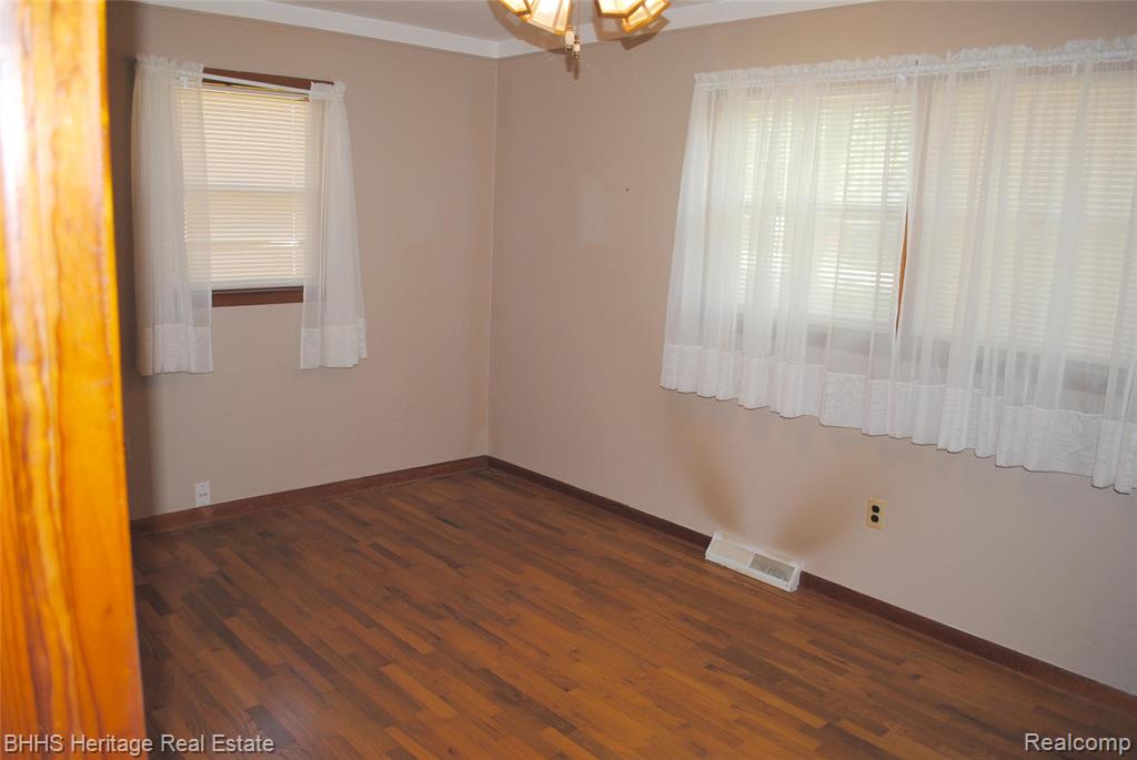 15507 Park Lane, Plymouth, MI 48170 — Photo 14
