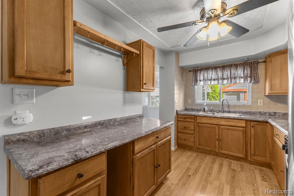 5101 CLIPPERT Street, Dearborn Heights, MI 48125 — Photo 11