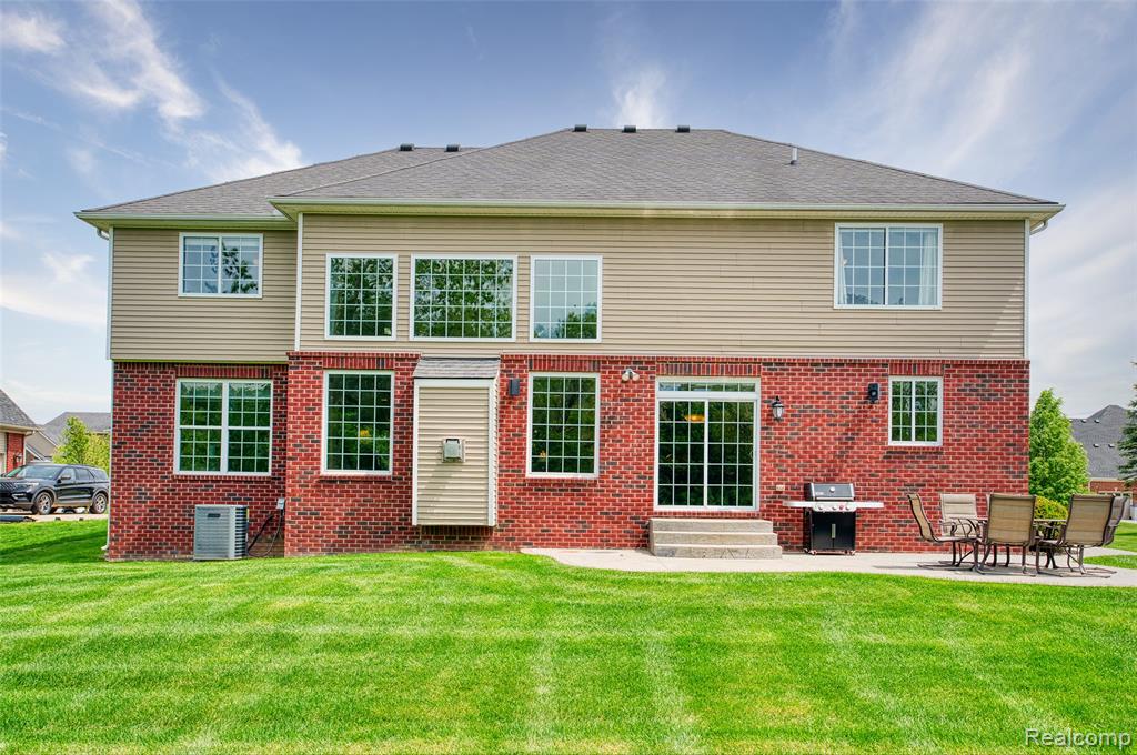 24455 Glenwood Drive, South Lyon, MI 48178 — Photo 43