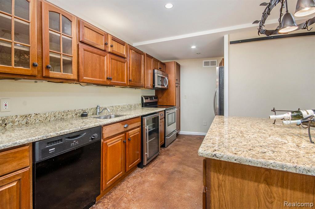5401 Lone Pine Court, Brighton, MI 48116 — Photo 36