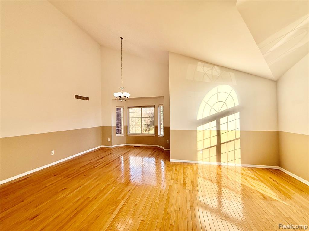 44000 Settlers Creek Court, Novi, MI — Photo 2